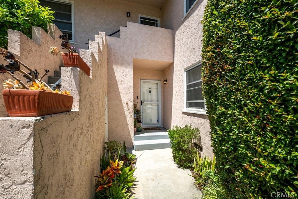 Image 36 of property listing at 235 Termino 4, Long Beach, CA 90803