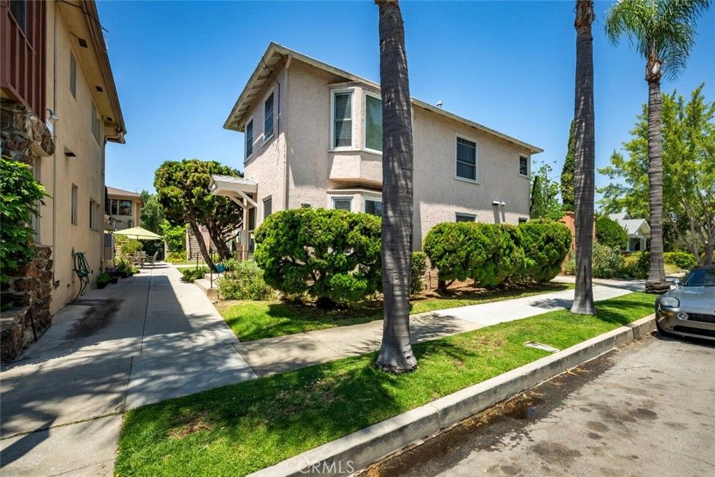 Image 38 of property listing at 235 Termino 4, Long Beach, CA 90803