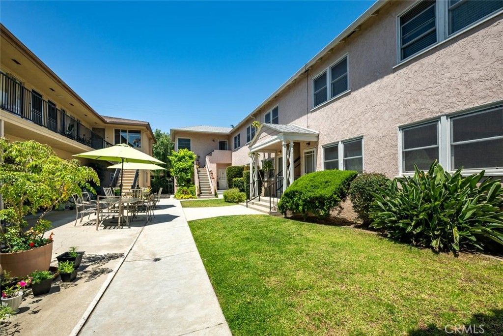 Image 40 of property listing at 235 Termino 4, Long Beach, CA 90803