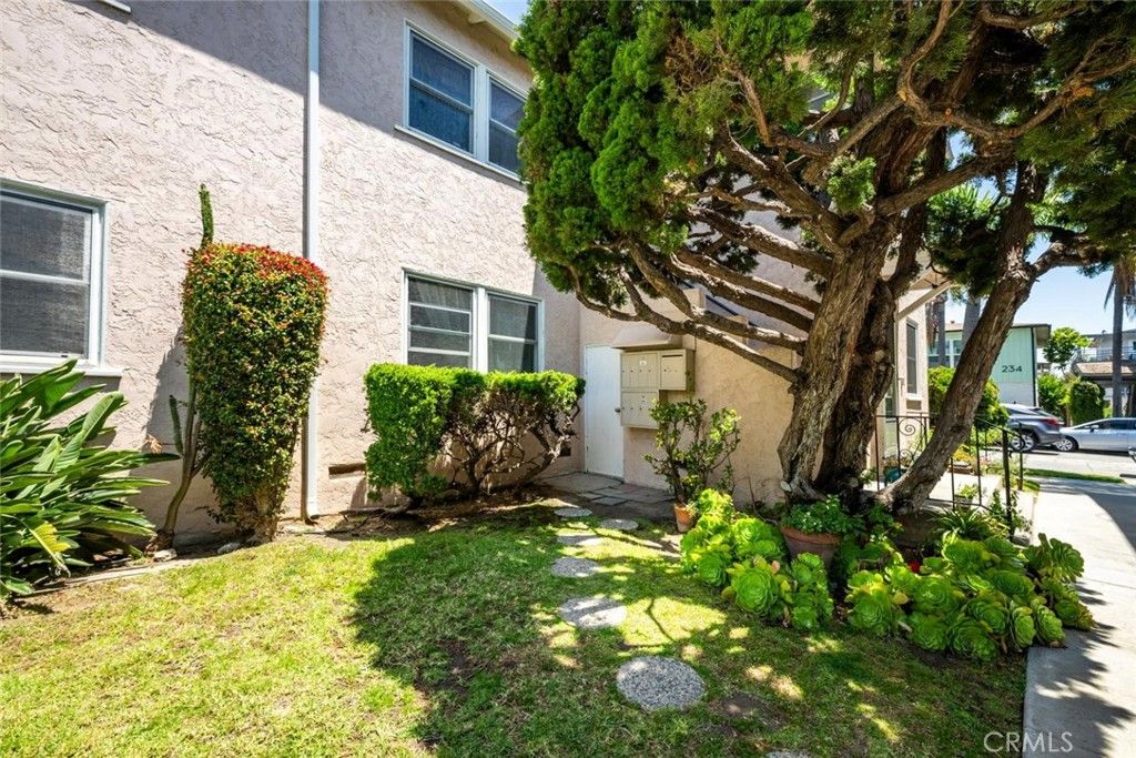 Image 41 of property listing at 235 Termino 4, Long Beach, CA 90803