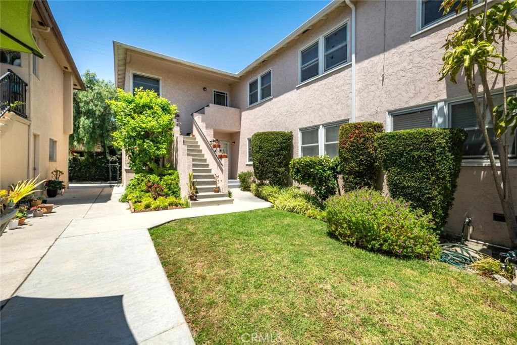 Image 42 of property listing at 235 Termino 4, Long Beach, CA 90803