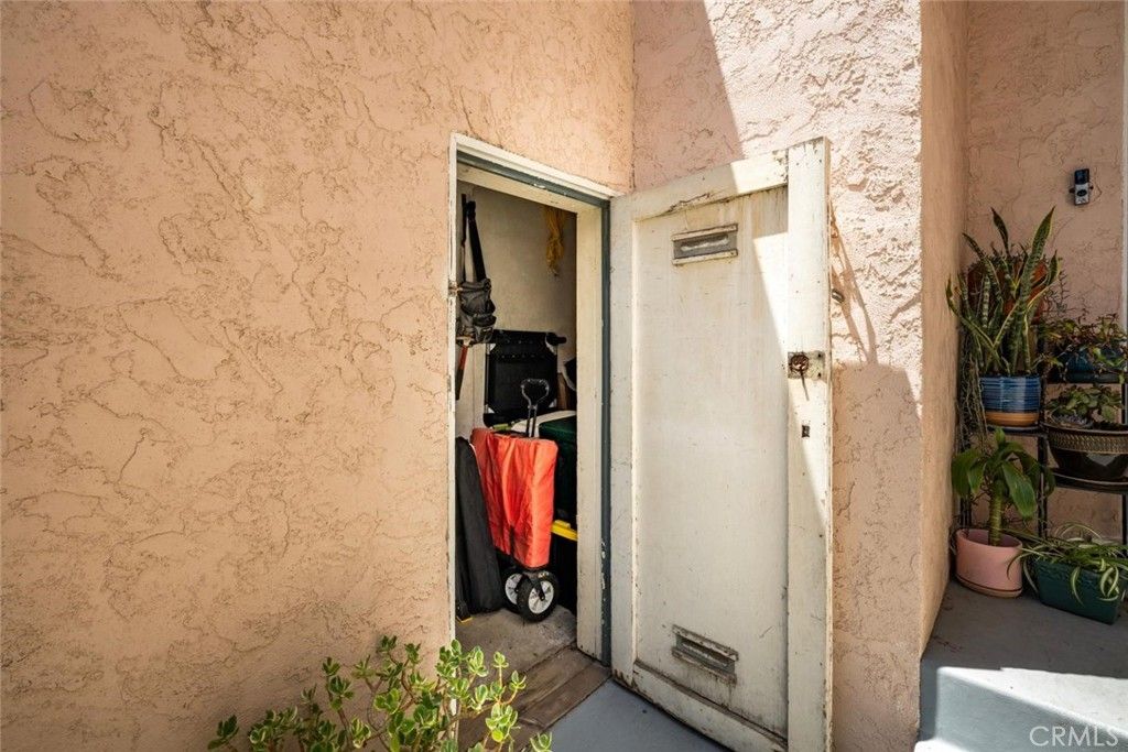Image 44 of property listing at 235 Termino 4, Long Beach, CA 90803