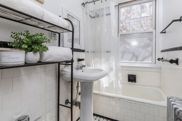 48 Strathmore Rd 26, Boston, MA 02135