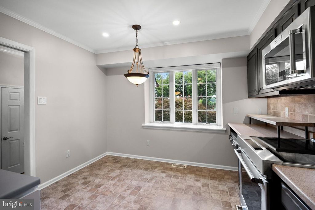 633 E MAIN ST #A7, MOORESTOWN, NJ 08057 — photo 2