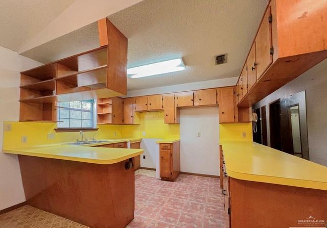 218 E Colorado Street E, Rio Hondo, TX 78583