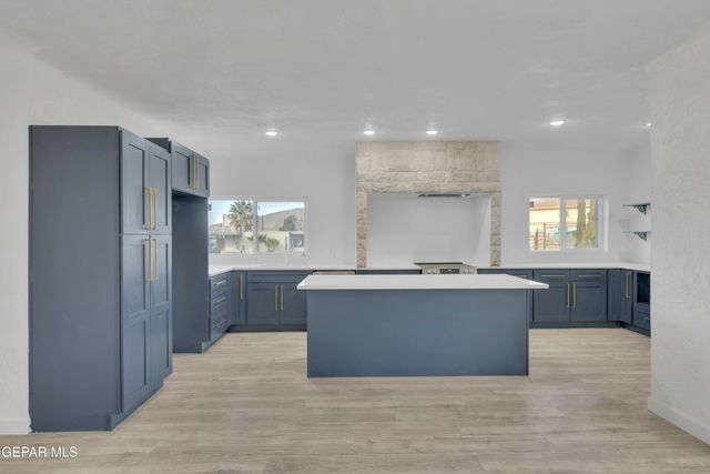 2500 HAWLEY Circle, El Paso, TX 79903
