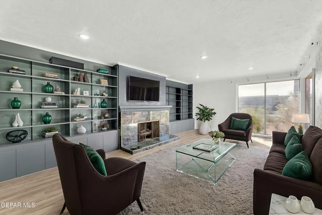 2500 HAWLEY Circle, El Paso, TX 79903