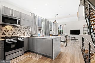 842 N LEITHGOW ST, Philadelphia, PA 19123