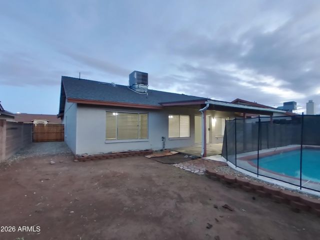 8621 W WILLOW Avenue, Peoria, AZ 85381