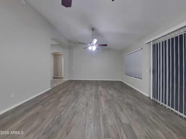 8621 W WILLOW Avenue, Peoria, AZ 85381