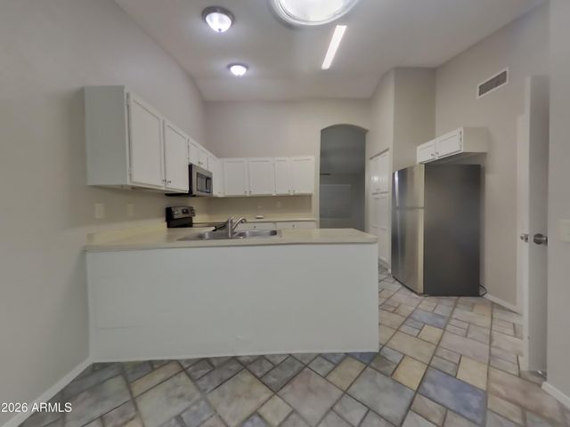 8621 W WILLOW Avenue, Peoria, AZ 85381