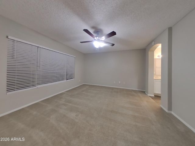 8621 W WILLOW Avenue, Peoria, AZ 85381