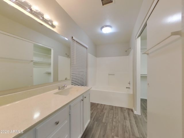 8621 W WILLOW Avenue, Peoria, AZ 85381