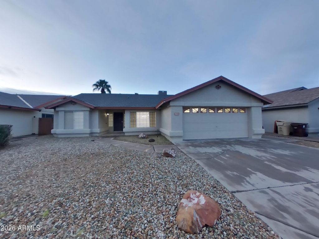 8621 W WILLOW Avenue, Peoria, AZ 85381