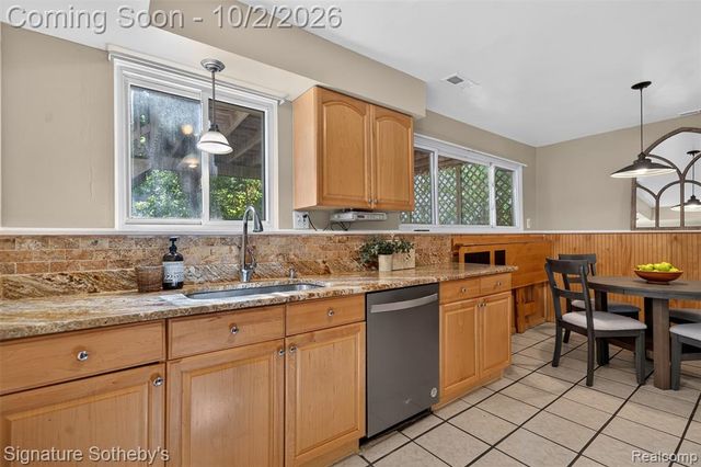 29215 Bretton Street, Livonia, MI 48152
