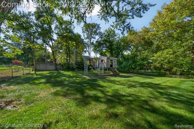 29215 Bretton Street, Livonia, MI 48152