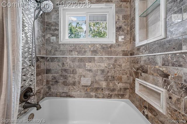 29215 Bretton Street, Livonia, MI 48152