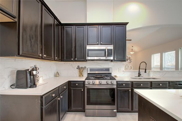 17603 Memorial Falls, Tomball, TX 77375