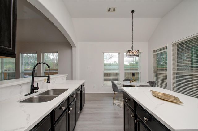 17603 Memorial Falls, Tomball, TX 77375