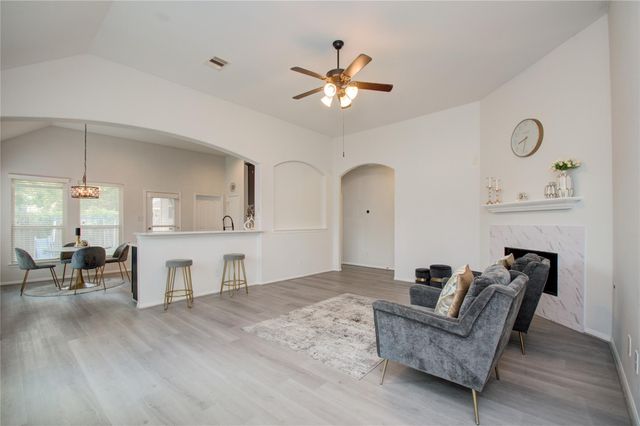 17603 Memorial Falls, Tomball, TX 77375