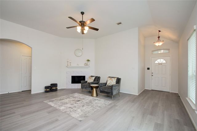 17603 Memorial Falls, Tomball, TX 77375