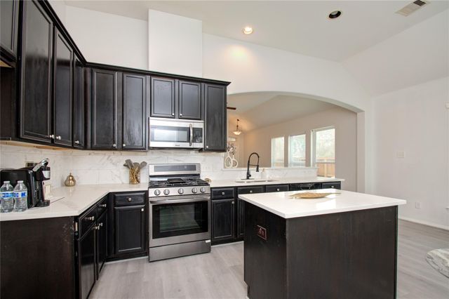 17603 Memorial Falls, Tomball, TX 77375