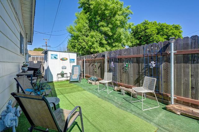 1195 Grand Ave, Olivehurst, CA 95961