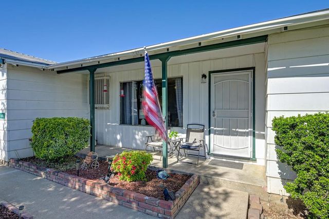 1195 Grand Ave, Olivehurst, CA 95961