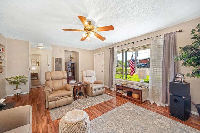 1195 Grand Ave, Olivehurst, CA 95961