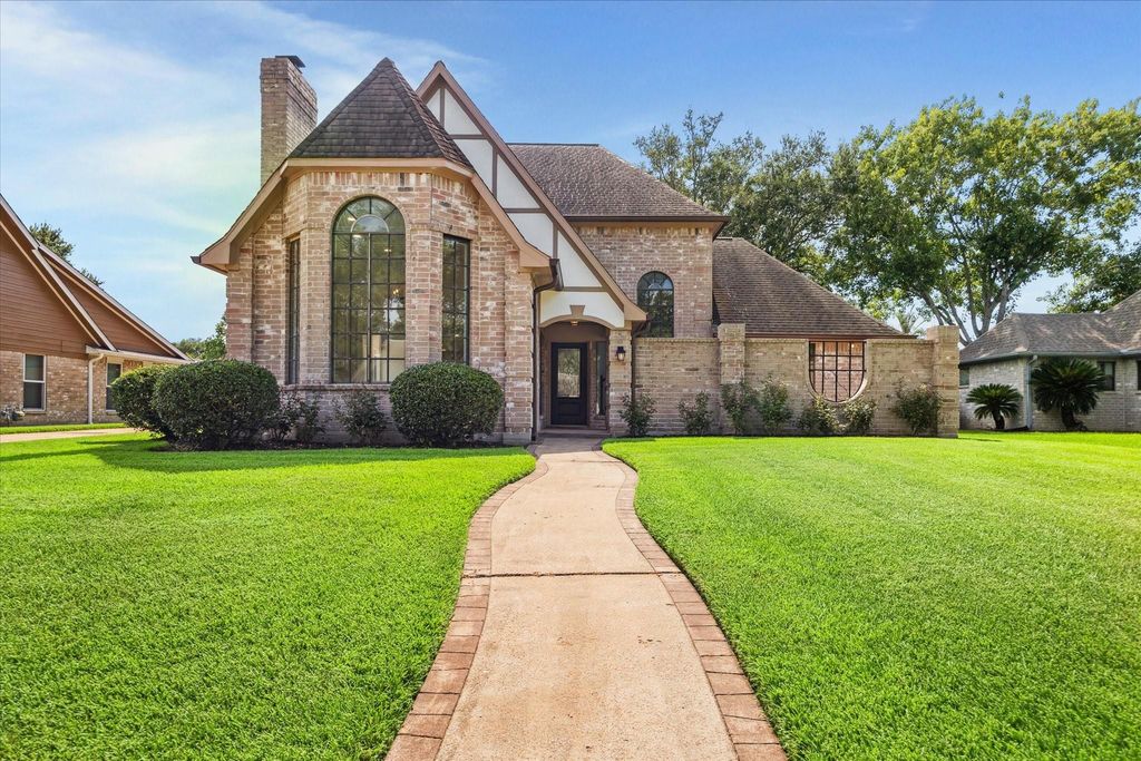 819 Wood Bridge Circle, Sugar Land, TX 77498