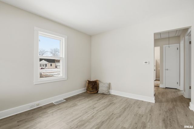 2639 WHITEWOOD Avenue, Davenport, IA 52802