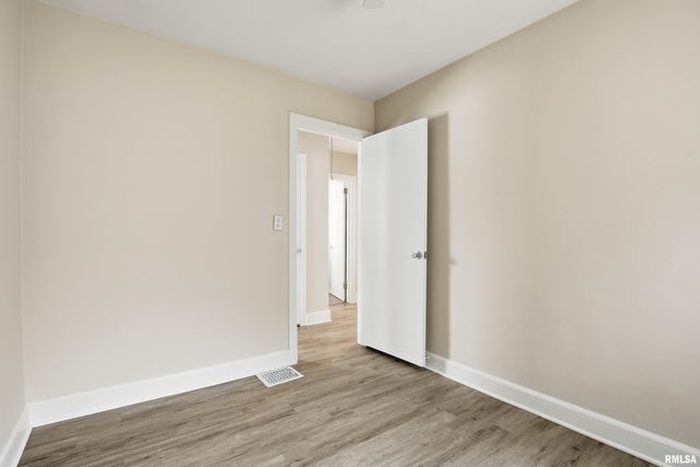 2639 WHITEWOOD Avenue, Davenport, IA 52802