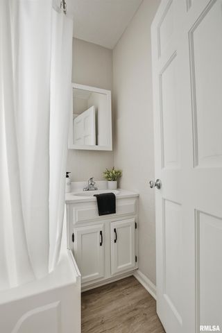 2639 WHITEWOOD Avenue, Davenport, IA 52802