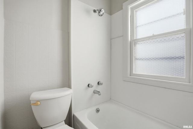 2639 WHITEWOOD Avenue, Davenport, IA 52802