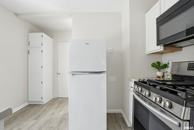 2639 WHITEWOOD Avenue, Davenport, IA 52802