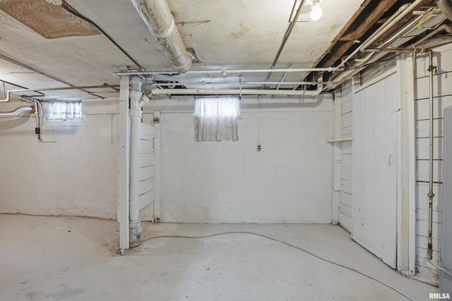 2639 WHITEWOOD Avenue, Davenport, IA 52802