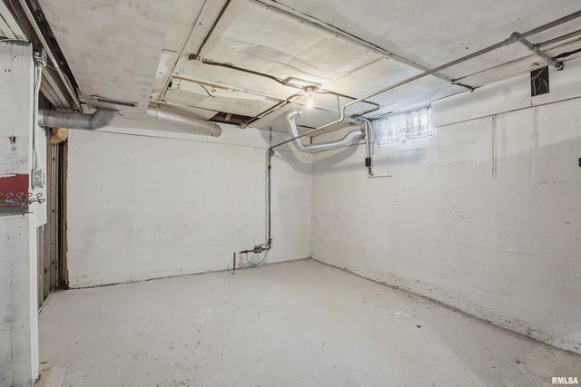 2639 WHITEWOOD Avenue, Davenport, IA 52802