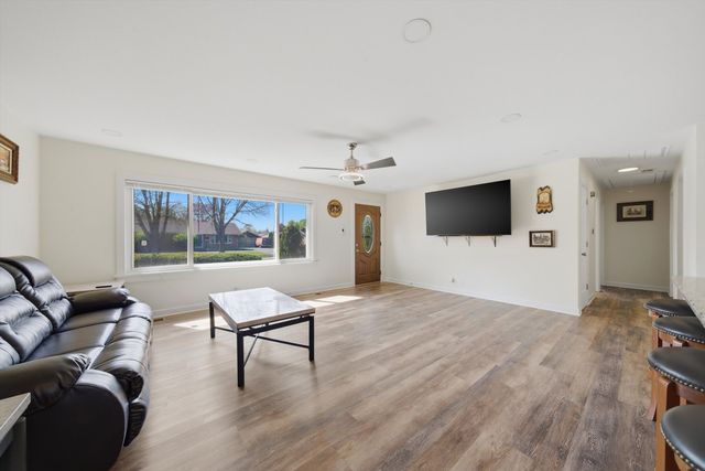 10817 S MASON Avenue, Chicago Ridge, IL 60415