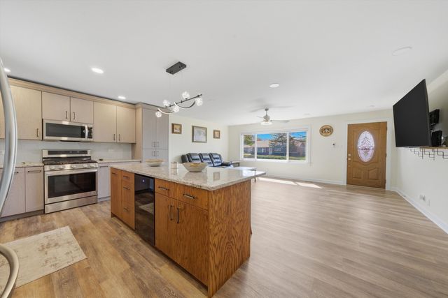 10817 S MASON Avenue, Chicago Ridge, IL 60415