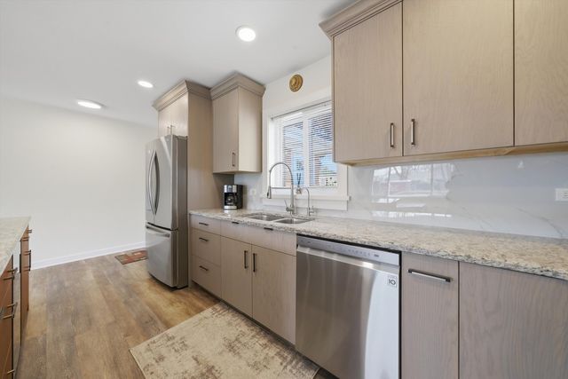 10817 S MASON Avenue, Chicago Ridge, IL 60415