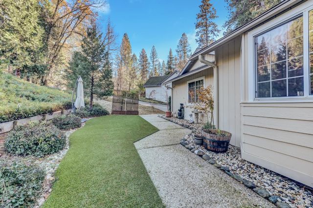 364 Gracie Rd, Nevada City, CA 95959
