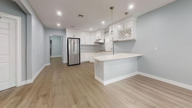 346 Cherry 2, Newton, MA 02465