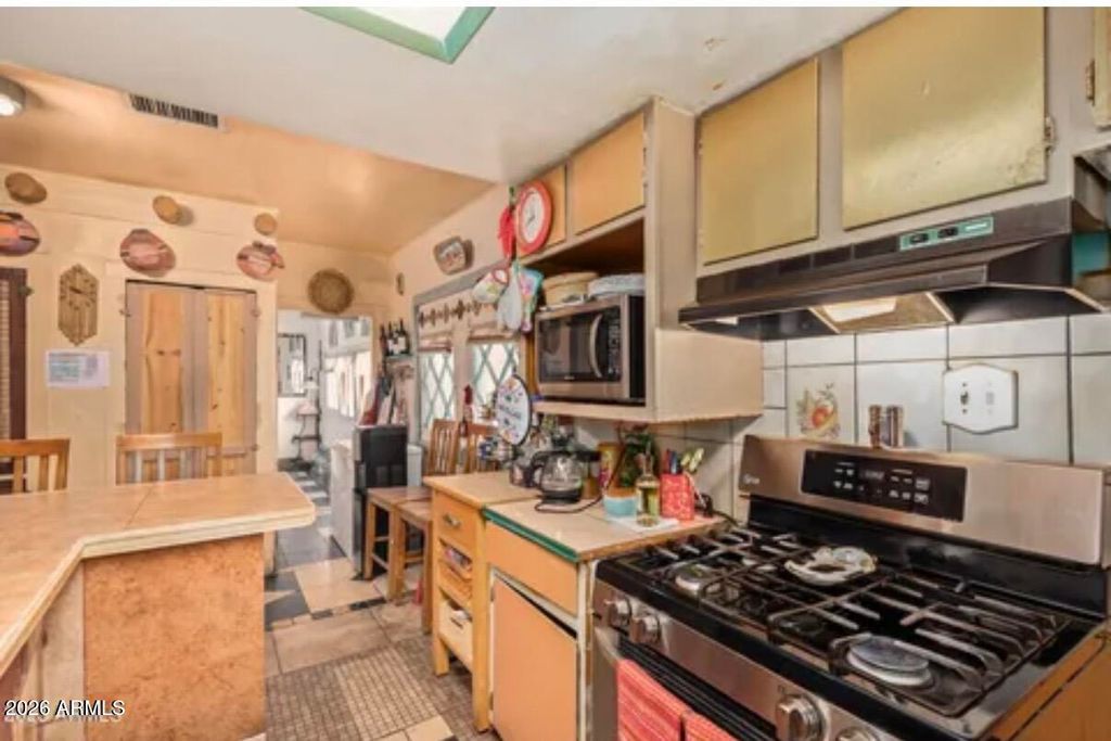 2133 W MONROE Street, Phoenix, AZ 85009 — photo 2