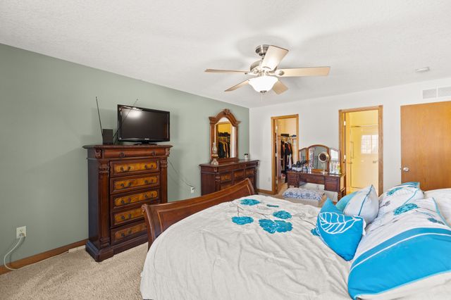 487 Sunrise Circle, Pleasant Hill, IA 50327