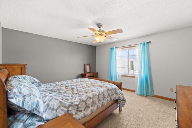 487 Sunrise Circle, Pleasant Hill, IA 50327