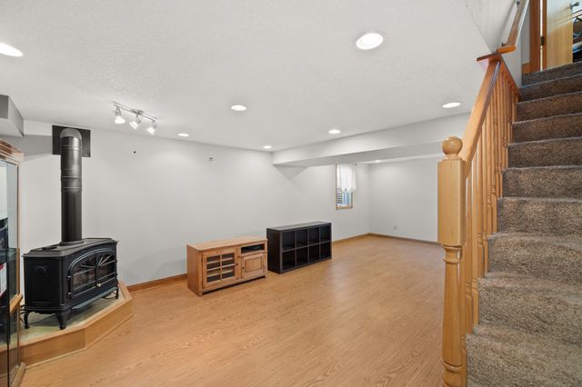 487 Sunrise Circle, Pleasant Hill, IA 50327