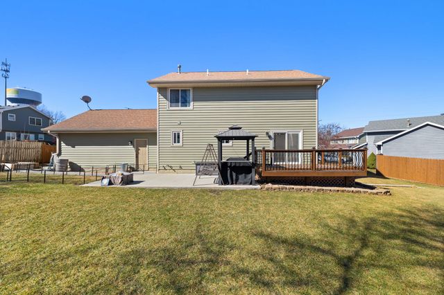 487 Sunrise Circle, Pleasant Hill, IA 50327