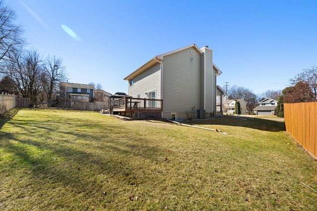 487 Sunrise Circle, Pleasant Hill, IA 50327