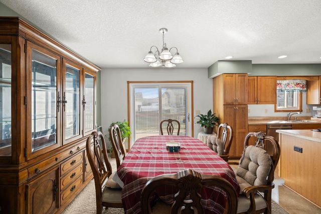 487 Sunrise Circle, Pleasant Hill, IA 50327