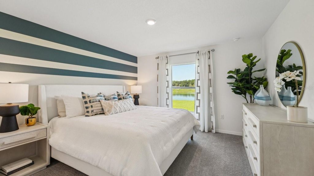 Image 15 of property listing at 10928 44TH AVENUE E, Palmetto, FL 34221